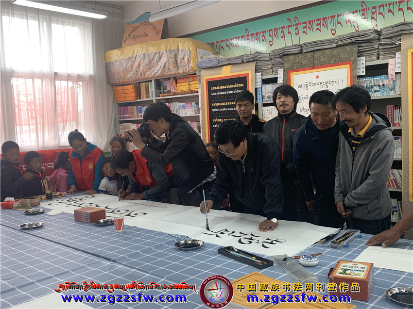 ཀླུ་ཆུའི་ཡིག་མཁན་མཐུན་ཚོགས་མཚོ་ཉིན་སློབ་གྲྭར་སྐྱོད་པ། (8).jpg