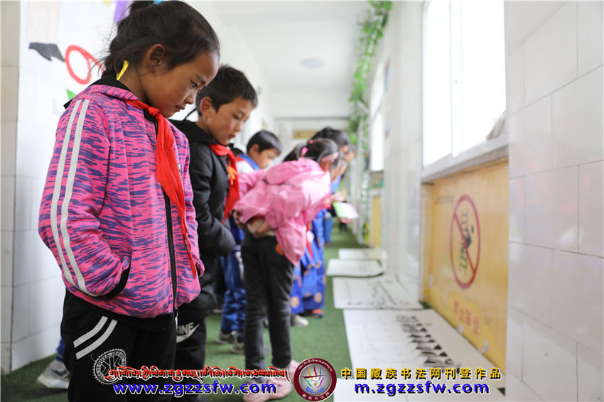 ཀླུ་ཆུའི་ཡིག་མཁན་མཐུན་ཚོགས་མཚོ་ཉིན་སློབ་གྲྭར་སྐྱོད་པ། (16).jpg